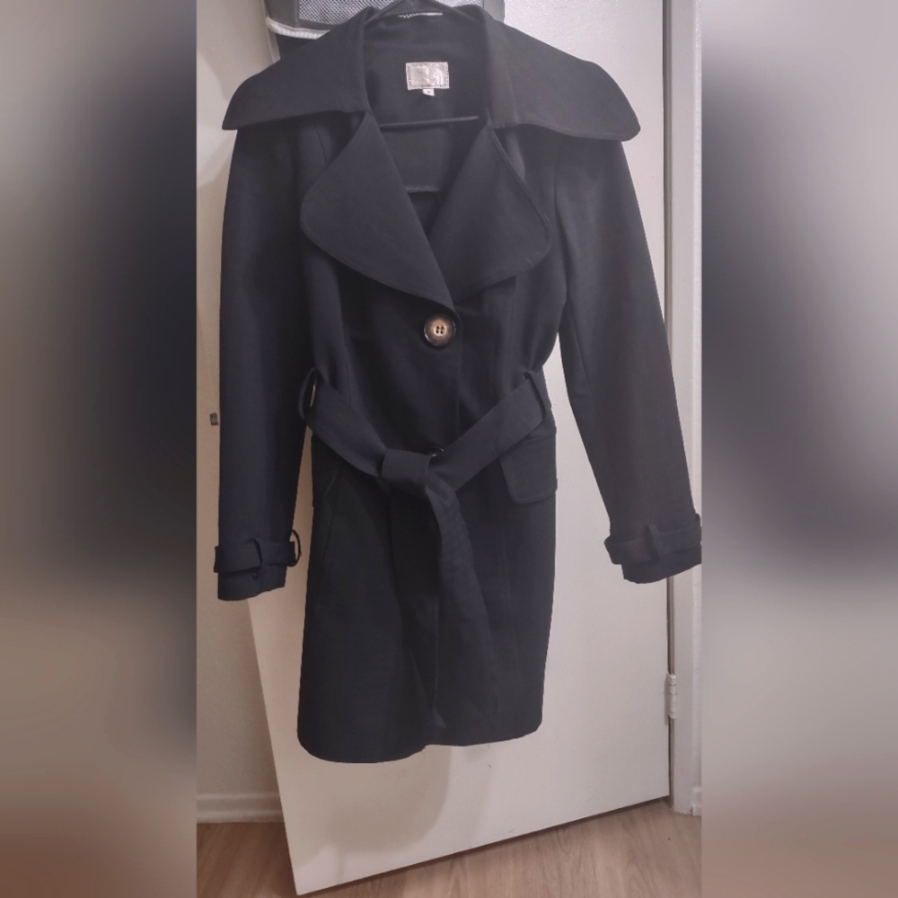 Sleek Women's Coat